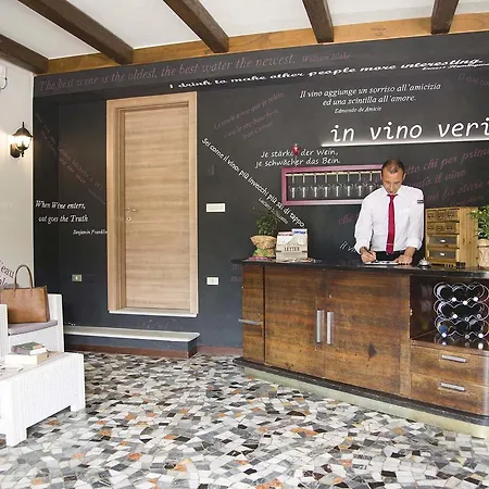 Boutique Elvezia Отель Стреза